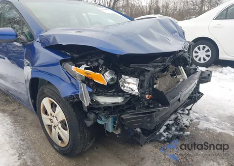 2018 Kia Forte Lx z USA, uszkodzony, nr VIN 3KPFK4A77JE272853